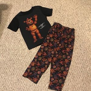 Five Nights At Freddy’s Pajama Set Size 6/7